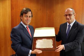 El alcalde de Alcobendas, Ignacio Garca de Vinuesa ha recibido la medalla de honor de la Federacin Espaola de Patinaje.