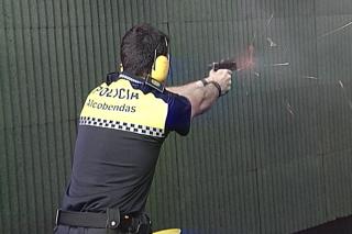 Las policas locales reivindican el uso de armas ms precisas para atender sus nuevas competencias