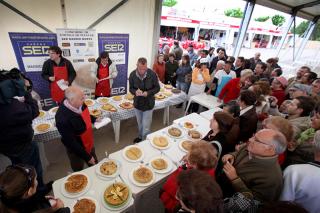 Las Fiestas de San Isidro de Alcobendas acogen la segunda edicin del concurso de tortilla de patatas de la SER