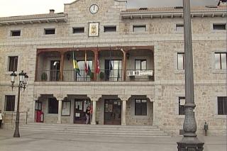 Izquierda Unida pide que una gestora se haga cargo del Ayuntamiento de Manzanares el Real, donde crece el embrollo poltico
