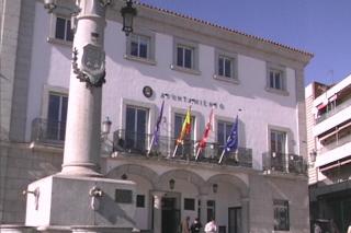 Los jvenes afectados por la promotora Pralesa se renen con el Ayuntamiento de Colmenar Viejo.
