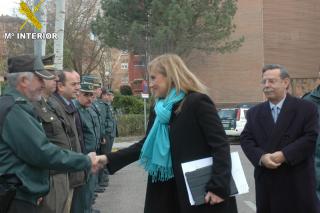 Cristina Cifuentes visita la Comandancia de la Guardia Civil en Tres Cantos