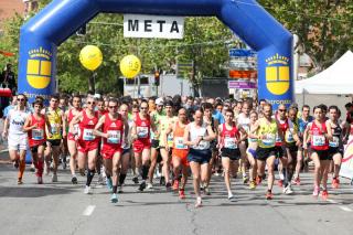 Cientos de corredores se dan cita en la gran fiesta del atletismo con la carrera Alcobendas Gran Ciudad 