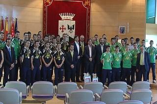 El Ayuntamiento recibe con honores al equipo juvenil masculino del Alcobendas Club de Ftbol