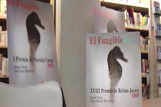 Santiago Casero y Guillermo Sez, ganadores del concurso literario El Fungible de Alcobendas