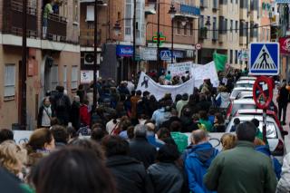 5.000 personas convocadas por las AMPAS de Alcobendas y Sanse se manifiestan contra los recortes educativos