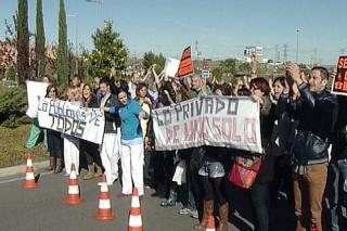Los sanitarios del hospital Infanta Sofa participan el domingo en la marcha blanca que recorrer Madrid.