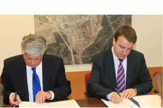 Tres Cantos apuesta por el fomento del empleo con la firma de un convenio con la Cmara de Comercio de Madrid.