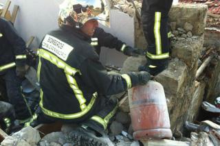 Una explosin de gas deja a una mujer y a un Guardia Civil heridos graves en Manzanares el Real.