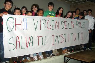 Padres, alumnos y profesores del IES Virgen de la Paz de Alcobendas amenazan con encerrarse en el centro de forma indefinida.