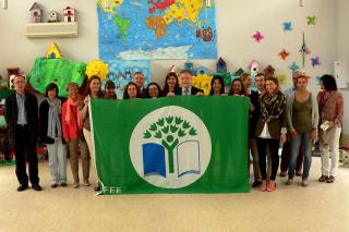 La Escuela Infantil Sanserito y el Trinity Collage reciben su Bandera Verde