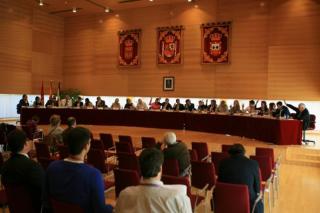 El ayuntamiento de Tres Cantos rinde homenaje al bombero fallecido hace unas semanas en Formentera.