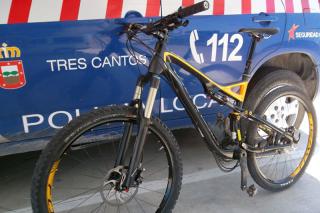 La Polica Local de Tres Cantos recupera una bicicleta robada de alta gama valorada en 4.600 euros.