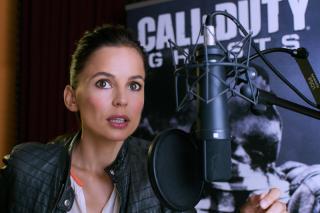 SER Jugones: Call of Duty Ghosts apuesta por la diversin directa con Elena Anaya en su doblaje.