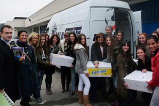 Estudiantes del Liceo Europeo entregan dos toneladas de alimentos para familias necesitadas