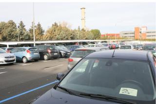 Tres Cantos multar desde el lunes a los conductores que no cumplan la ordenanza en el aparcamiento de la RENFE. 