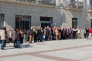 El norte de Madrid se vuelca en gestos de recuerdo y solidaridad con las vctimas del 11M. Concentracin en Colmenar Viejo