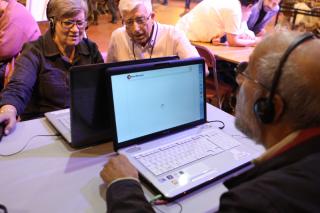 Alcobendas programa una jornada sobre redes sociales, tablets y smartphones para mayores