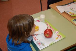 800 escolares de Alcobendas aprenden a desayunar saludablemente con un programa municipal
