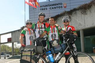 Cuatro miembros del Club Ciclista Tres Cantos participan en el Desafo Titn