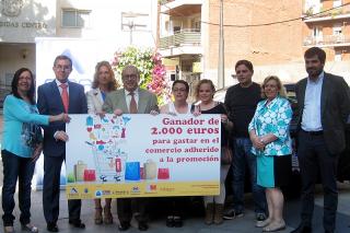 La campaa Compra y Gana de Alcobendas entrega los 2.000 euros de premio