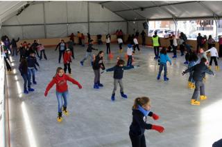 El Ayuntamiento y los comercios de Tres Cantos ofrecern 40.000 vales para patinar en la pista de hielo a mitad de precio