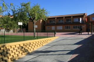La comunidad educativa de Tres Cantos reclama reducir el ratio de alumnos por clase y que no se ceda suelo a centros privados