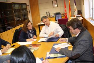 Tres Cantos firma un convenio con las comunidades de Propietarios del sector Pueblos
