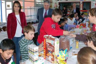 "Desayuno Sano" ensear a casi 1.000 escolares de Colmenar la gran importancia de la primera comida del da 
