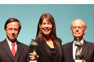 Mabel Lozano recibe el premio Atenea por la Igualdad de Alcobendas por sus documentales de denuncia social