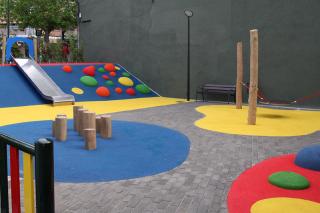 El Distrito Centro de Alcobendas estrena nuevas zonas estanciales y de juegos infantiles 