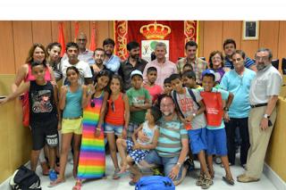 Los niños saharauis del programa ‘Vacaciones en Paz’ visitan el Ayuntamiento de San Sebastián de los Reyes 