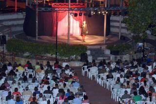 Agosto llega a Colmenar Viejo con humor, un concierto de country-rock y música tradicional ibérica 
