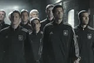 La seleccin alemana presenta su uniforme para el Mundial 2010