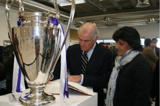Caldern inaugura la exposicin del Real Madrid en Algete