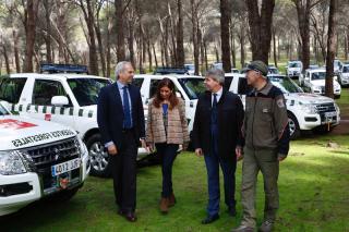 Ángel Garrido se compromete a incorporar 10 nuevos agentes forestales en la entrega de 22 nuevos todoterreno