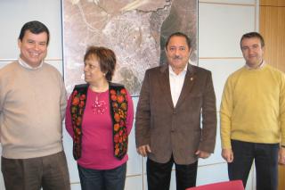 Tres Cantos muestra sus acciones polticas al alcalde de Amatitln