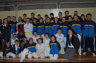 22 medallas en el campeonato navideo de Madrid de Taekwondo para la escuela municipal de Colmenar