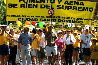 Socialistas y populares se unen contra la reforma de la Ley de Navegacin Area. Foto: Manifestacin vecinal en Algete