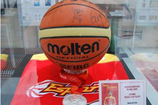 La Fundacin Ferrndiz y el Ayuntamiento homenajean a la Seleccin de baloncesto en Valdelasfuentes