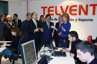 Esperanza Aguirre visita la empresa alcobendense Telvent